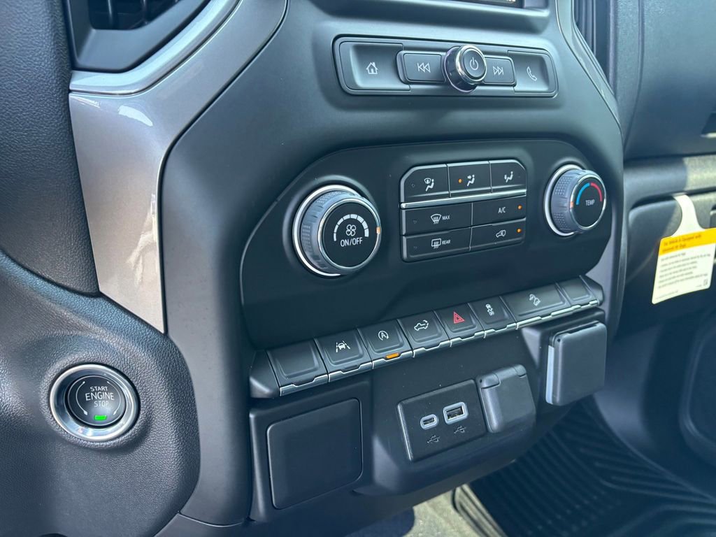 Used 2026 Chevrolet Silverado 1500 Custom Trail Boss w/ Dark Appearance Package AWD/4WD image 19