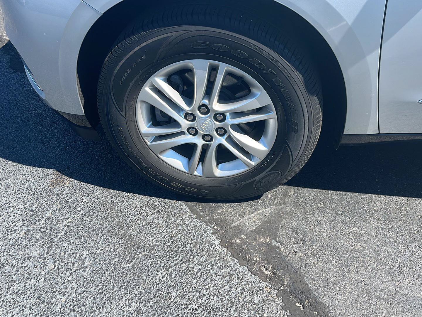 Used 2019 Buick Enclave Essence AWD/4WD image 39