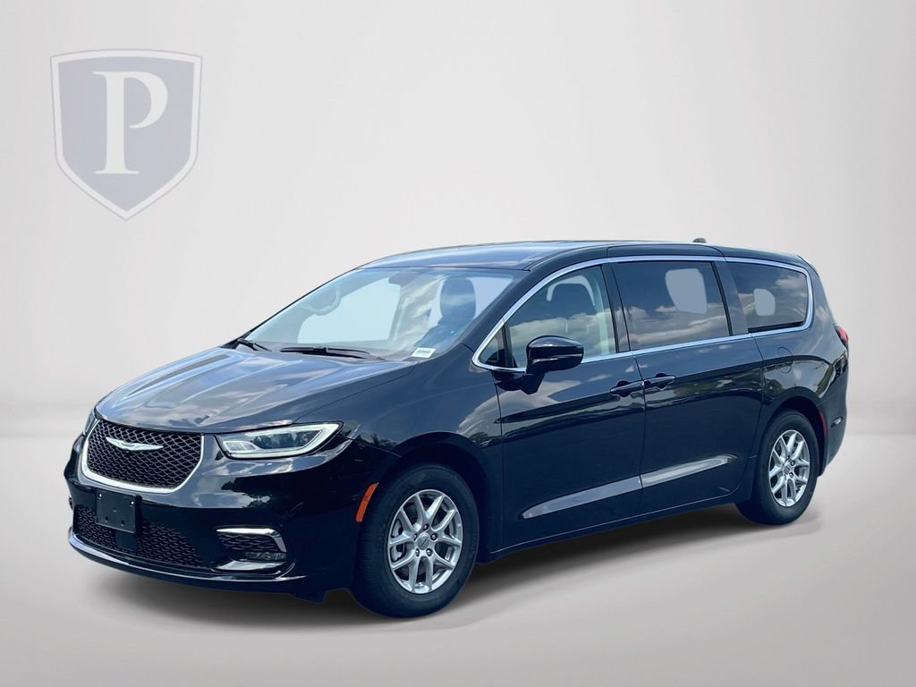 Certified 2024 Chrysler Pacifica Touring-L FWD image 4