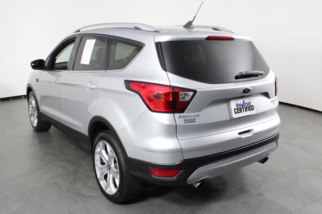 Used 2019 Ford Escape Titanium image 3