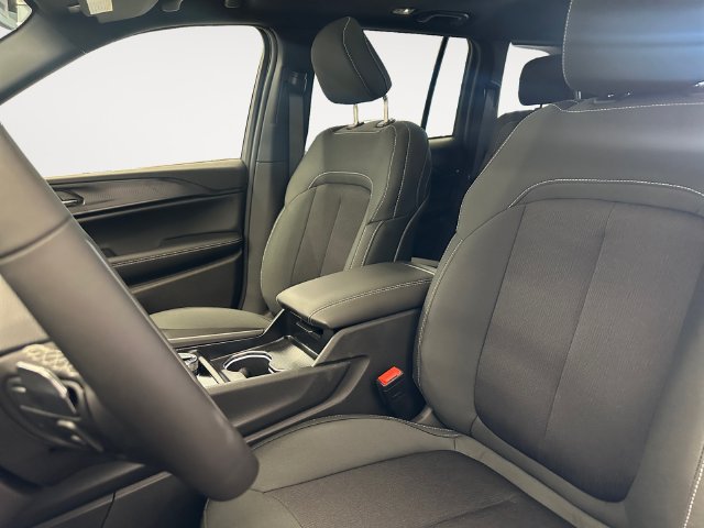New 2026 Jeep Grand Cherokee Laredo X AWD/4WD image 9