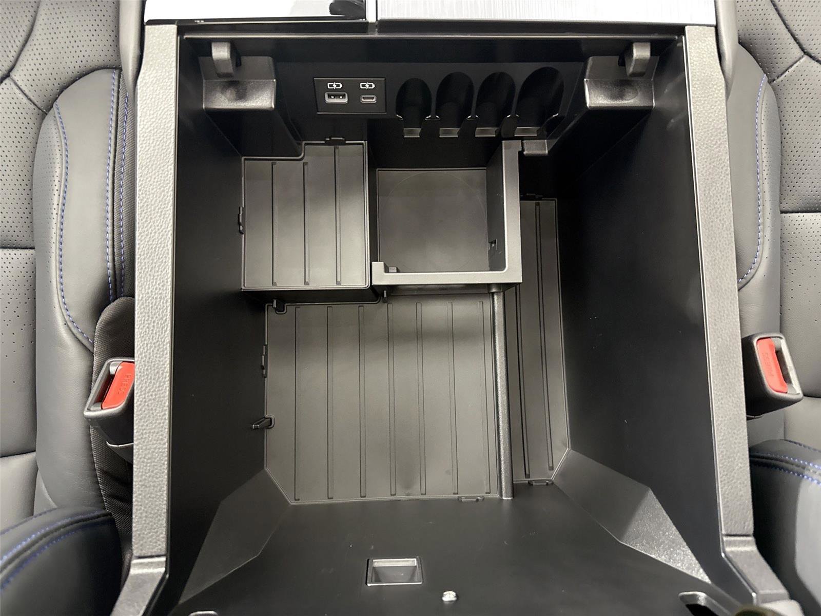 Used 2025 Toyota Tundra Platinum image 41