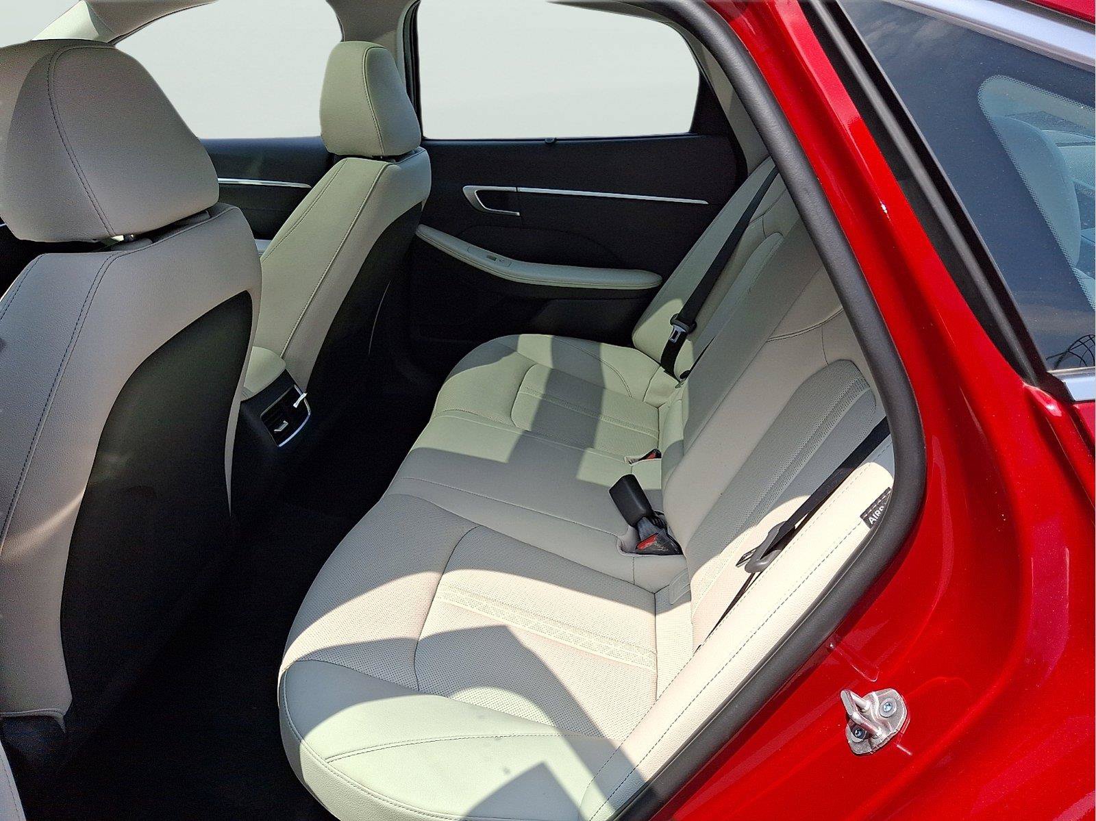Used 2025 Hyundai Sonata Limited FWD image 8