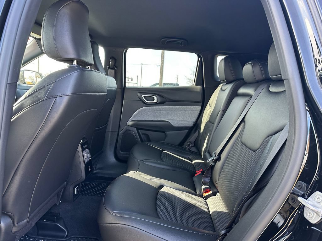 New 2026 Jeep Compass Latitude AWD/4WD image 10