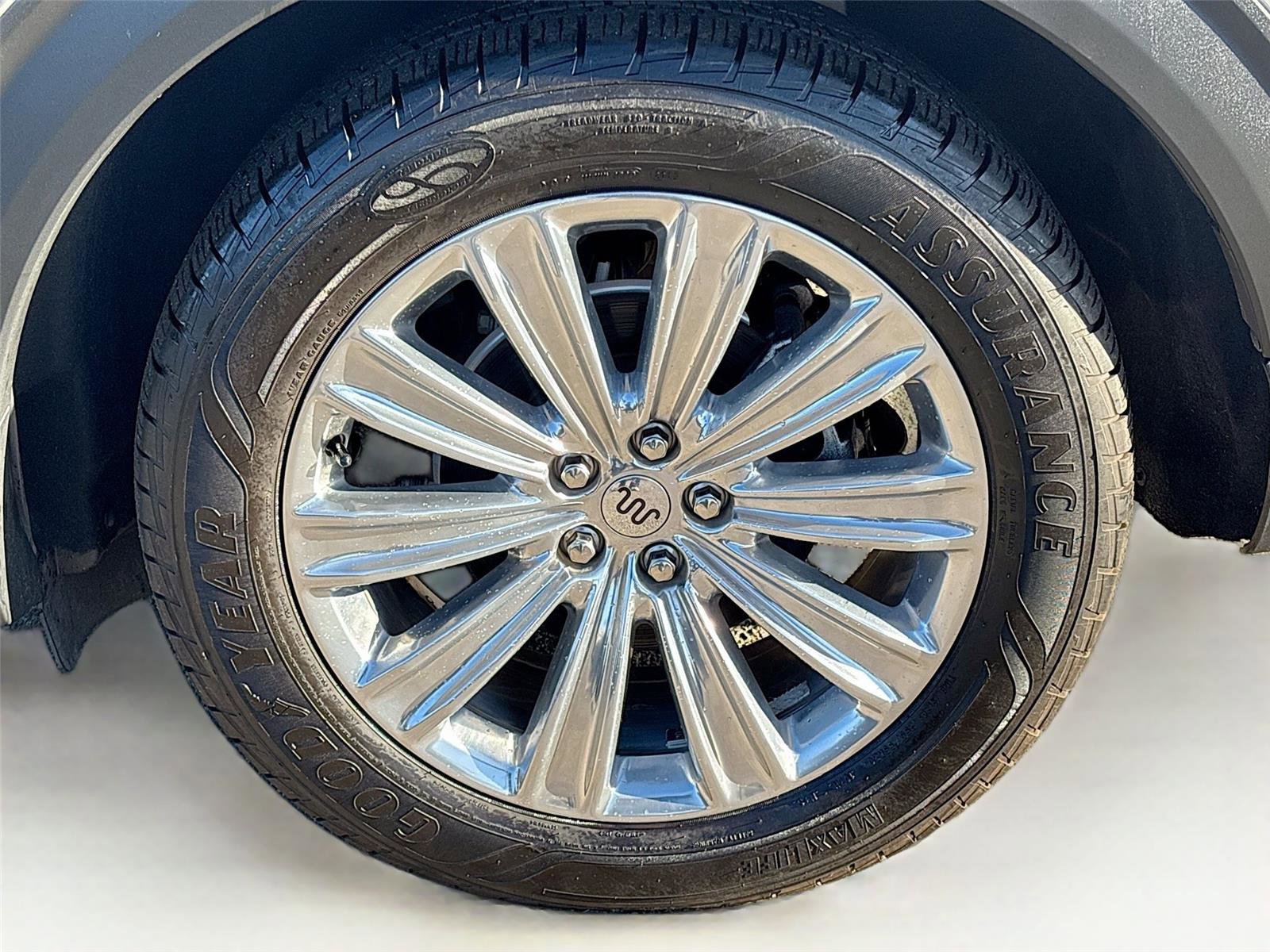 Used 2021 Ford Explorer King Ranch w/ Premium Technology Package RWD image 37