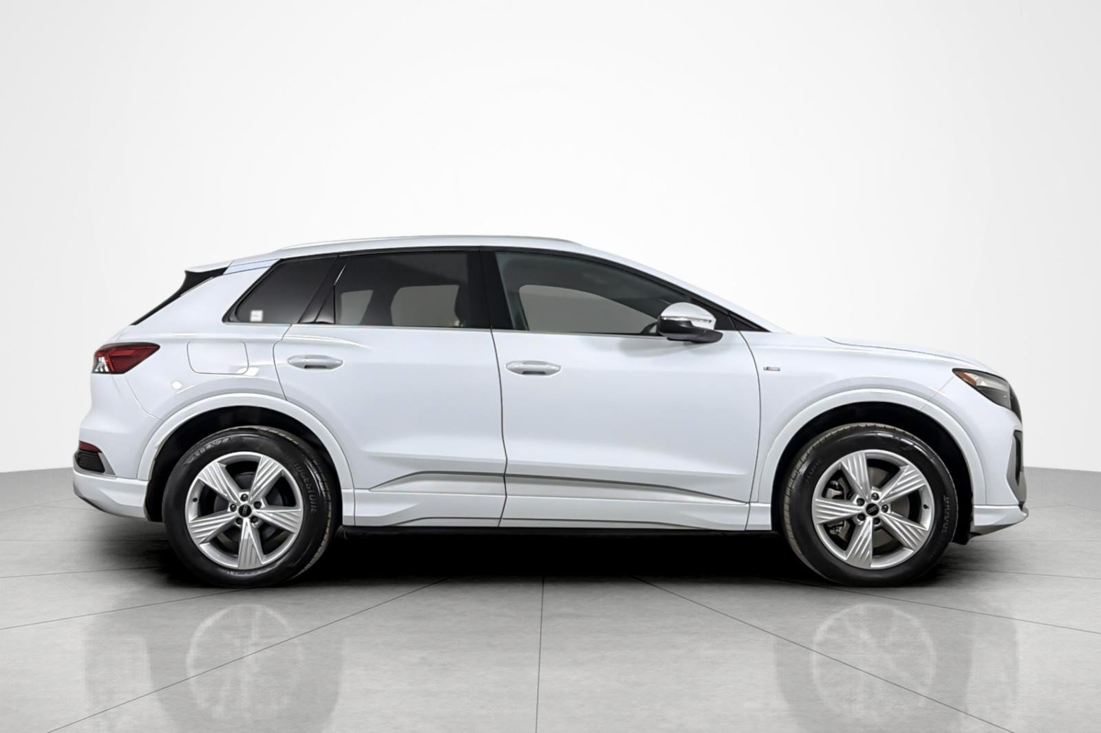 Used 2024 Audi Q4 e-tron Premium AWD/4WD image 6