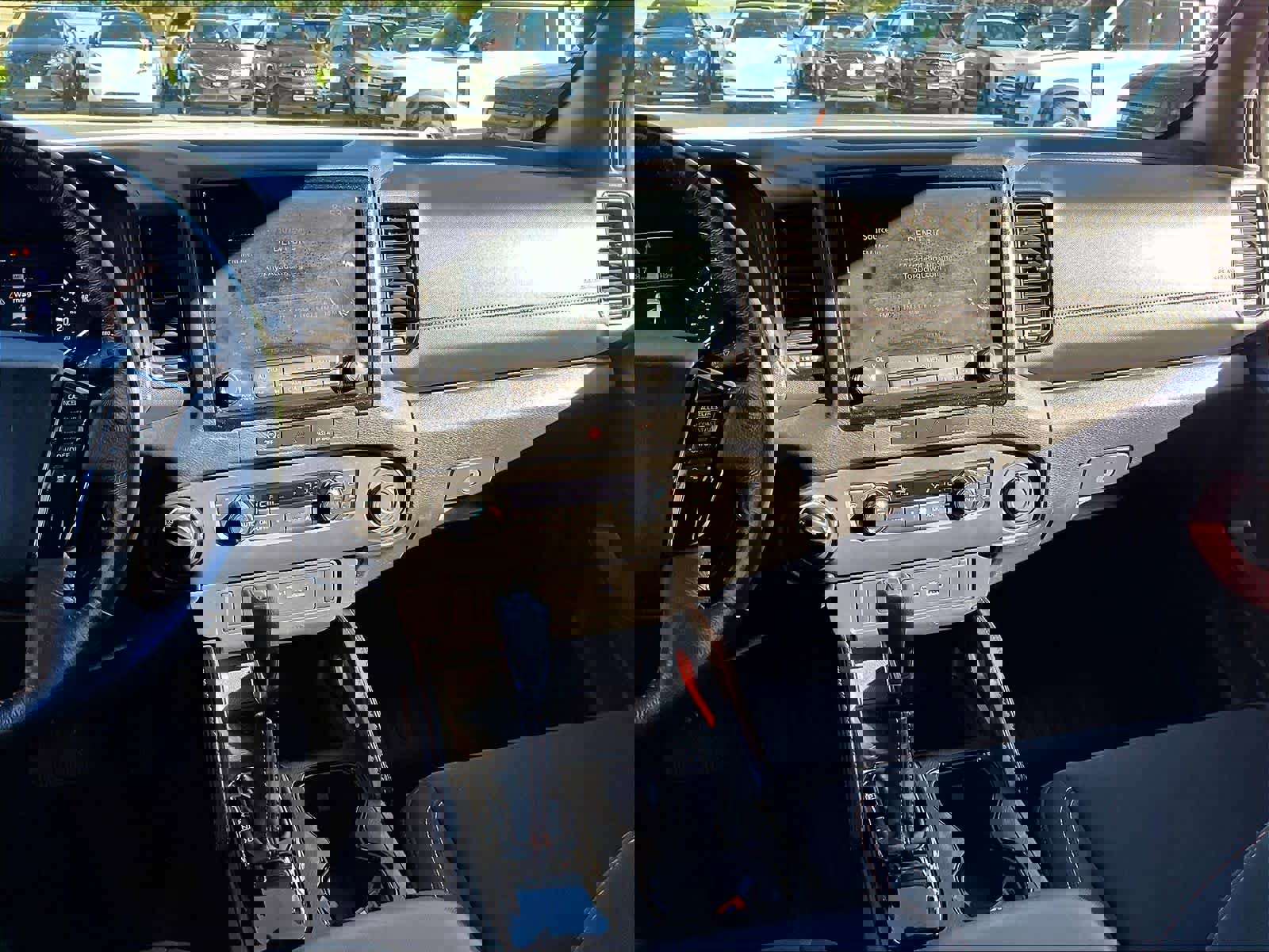 Used 2024 Nissan Frontier PRO-4X w/ Technology Package image 8