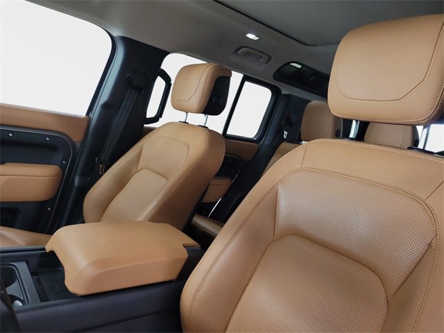 Used 2024 Land Rover Defender 110 S image 19