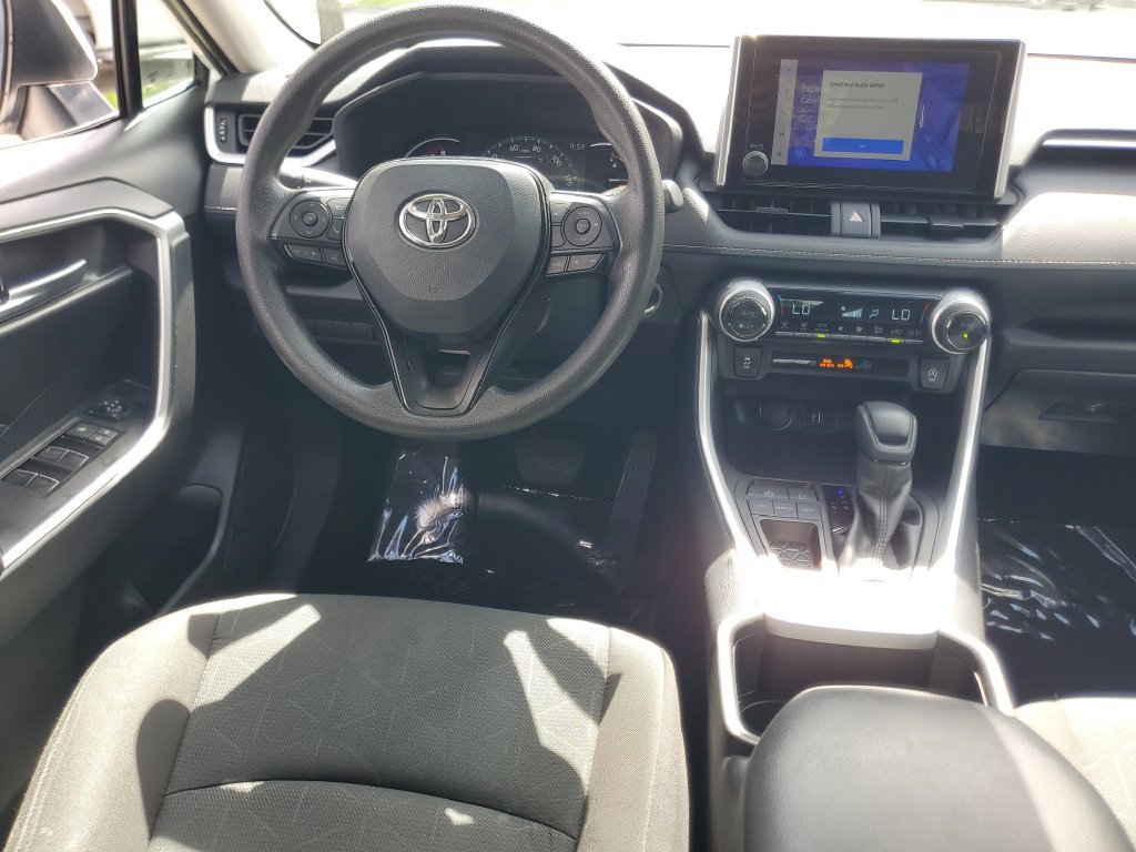 Used 2025 Toyota RAV4 XLE FWD image 12
