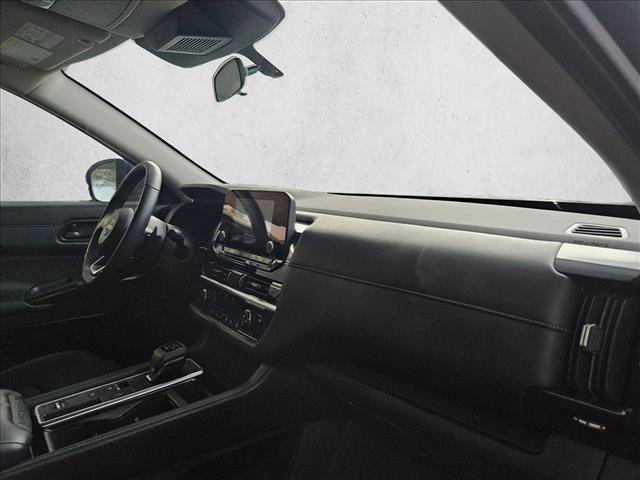 Used 2025 Nissan Pathfinder SV FWD image 20