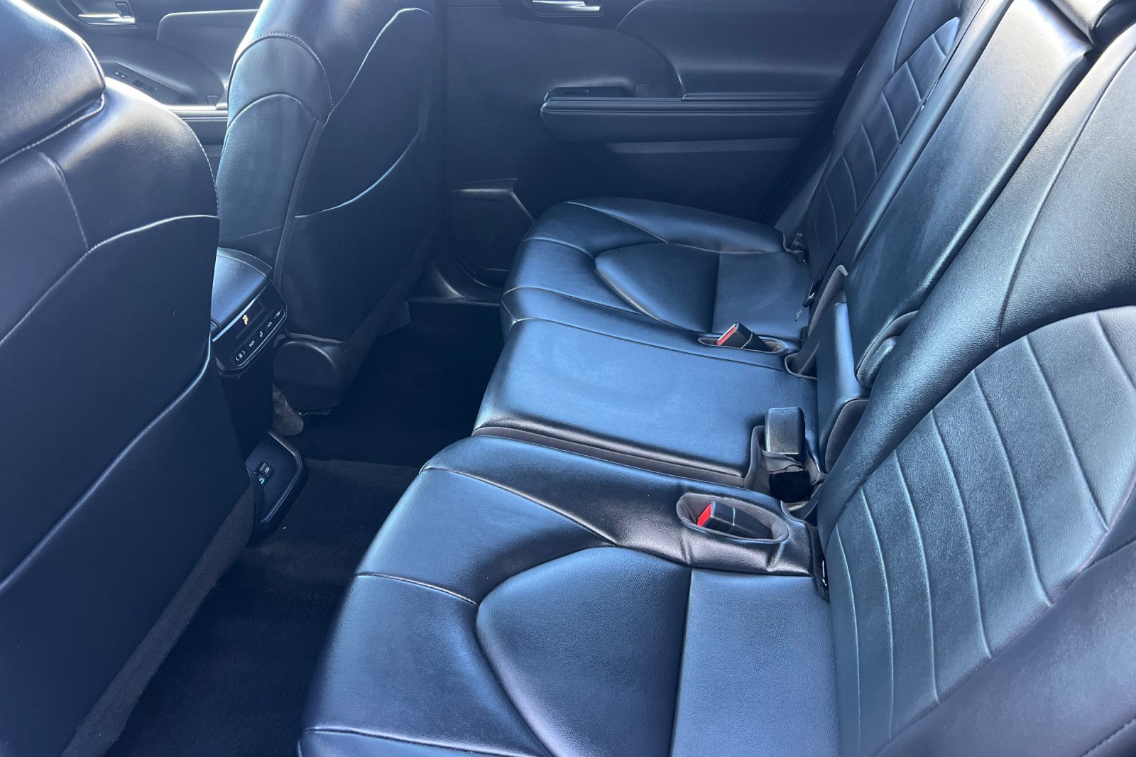 Certified 2022 Toyota Highlander XLE image 12