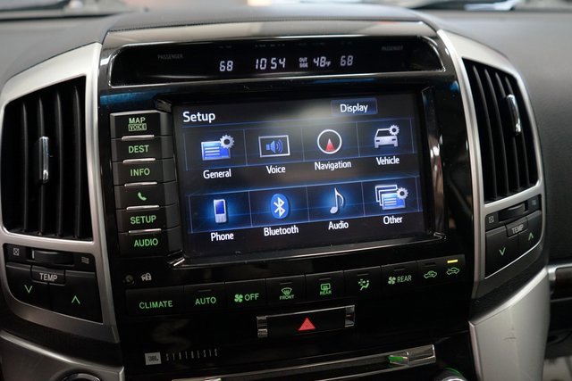 Used 2013 Toyota Land Cruiser image 42