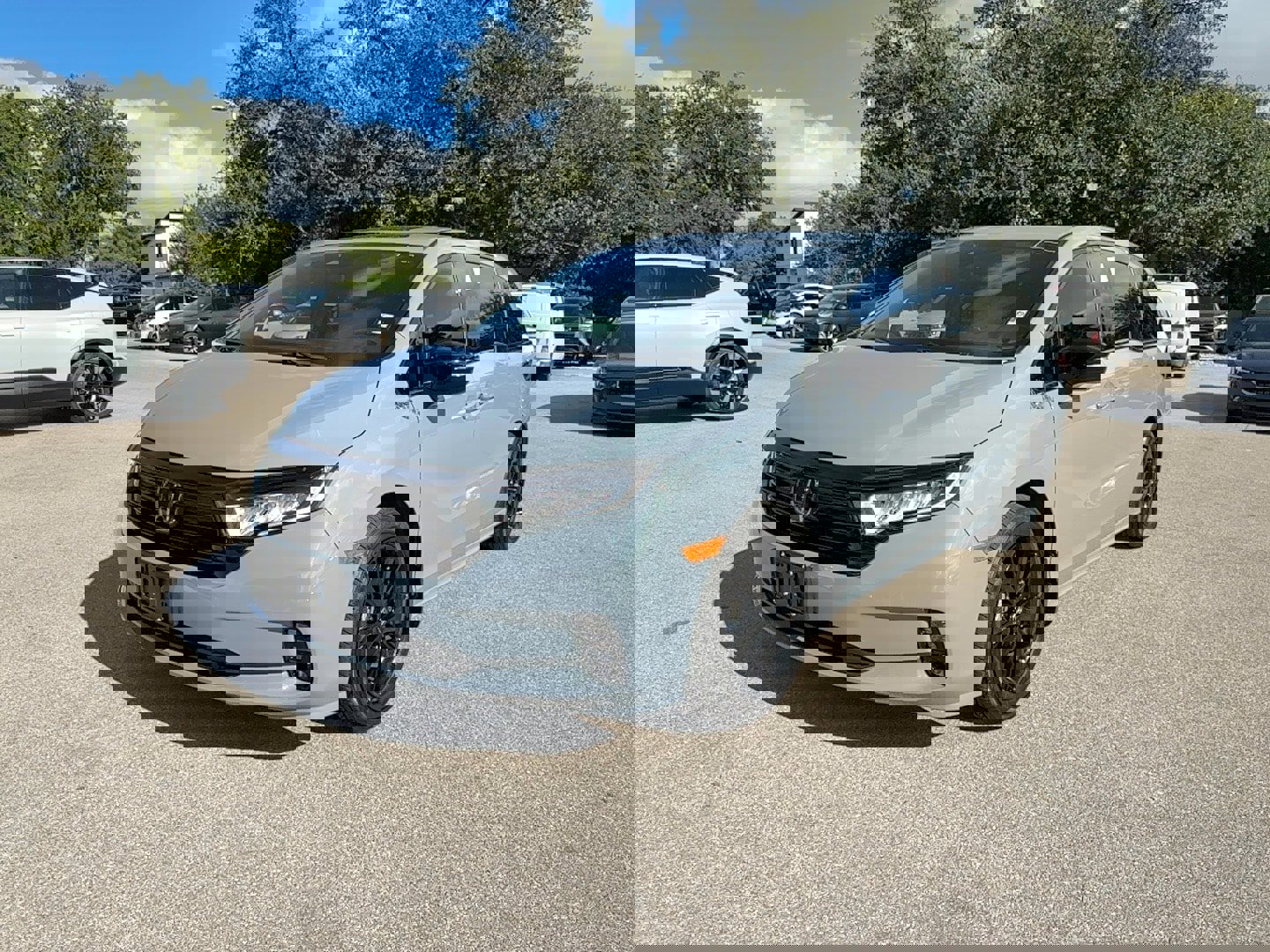 Used 2024 Honda Odyssey Sport image 2