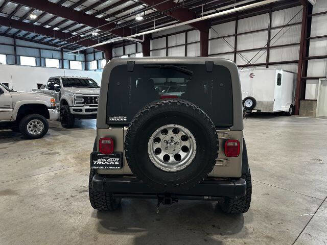 Used 2004 Jeep Wrangler Rubicon w/ Dual Top Group image 9