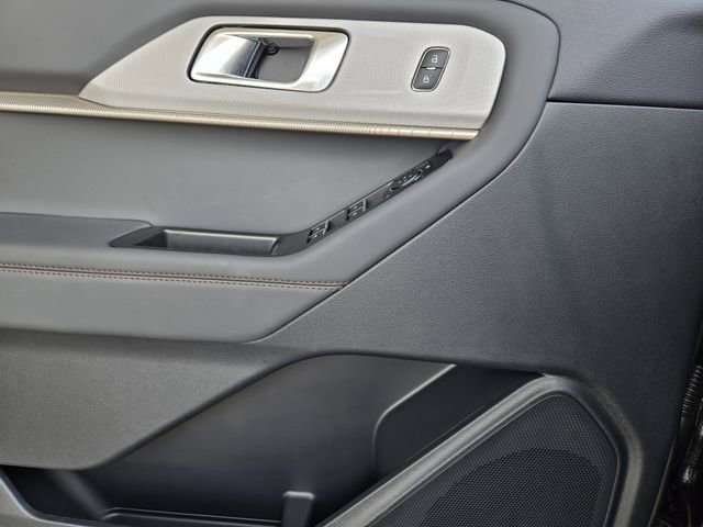 New 2025 Ford Explorer Active w/ Active Comfort Package image 17