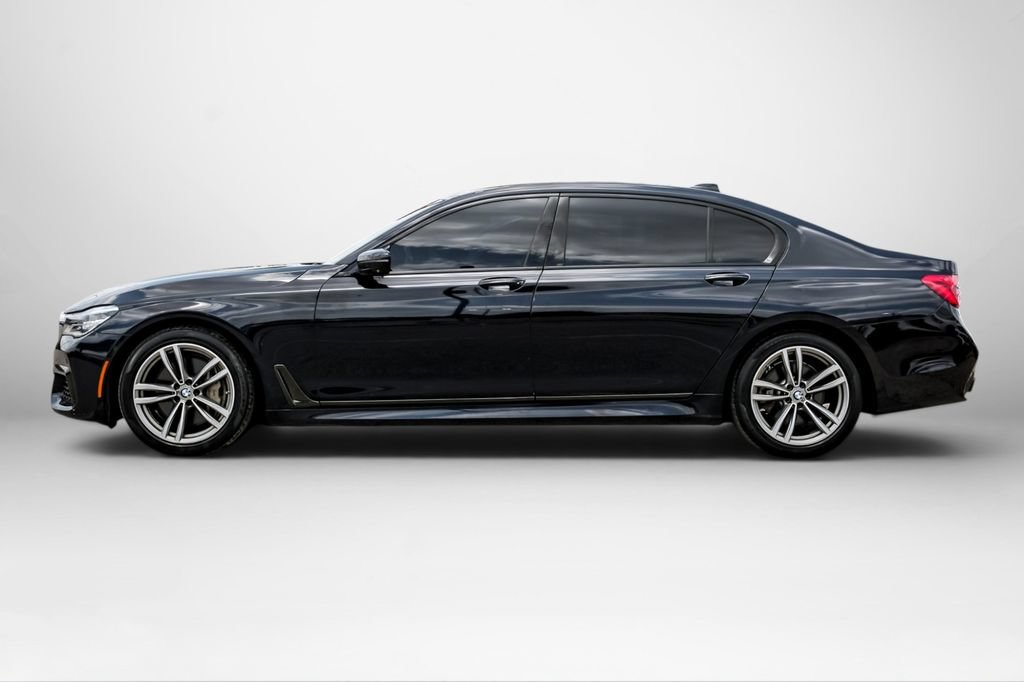 Used 2019 BMW 750i xDrive w/ M Sport Package AWD/4WD image 9