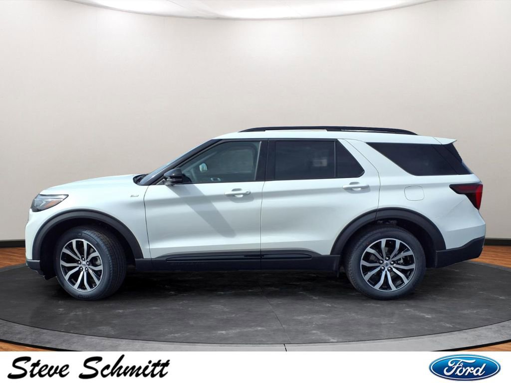 New 2026 Ford Explorer ST-Line image 2