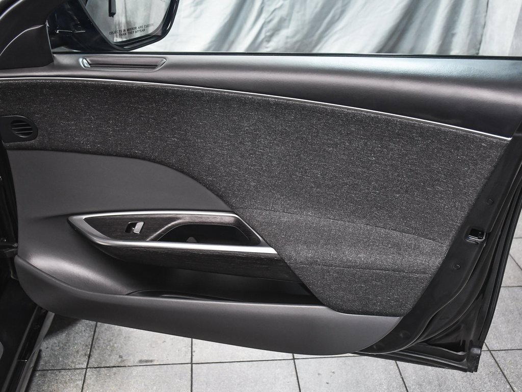 Used 2024 Lucid Air Grand Touring image 17