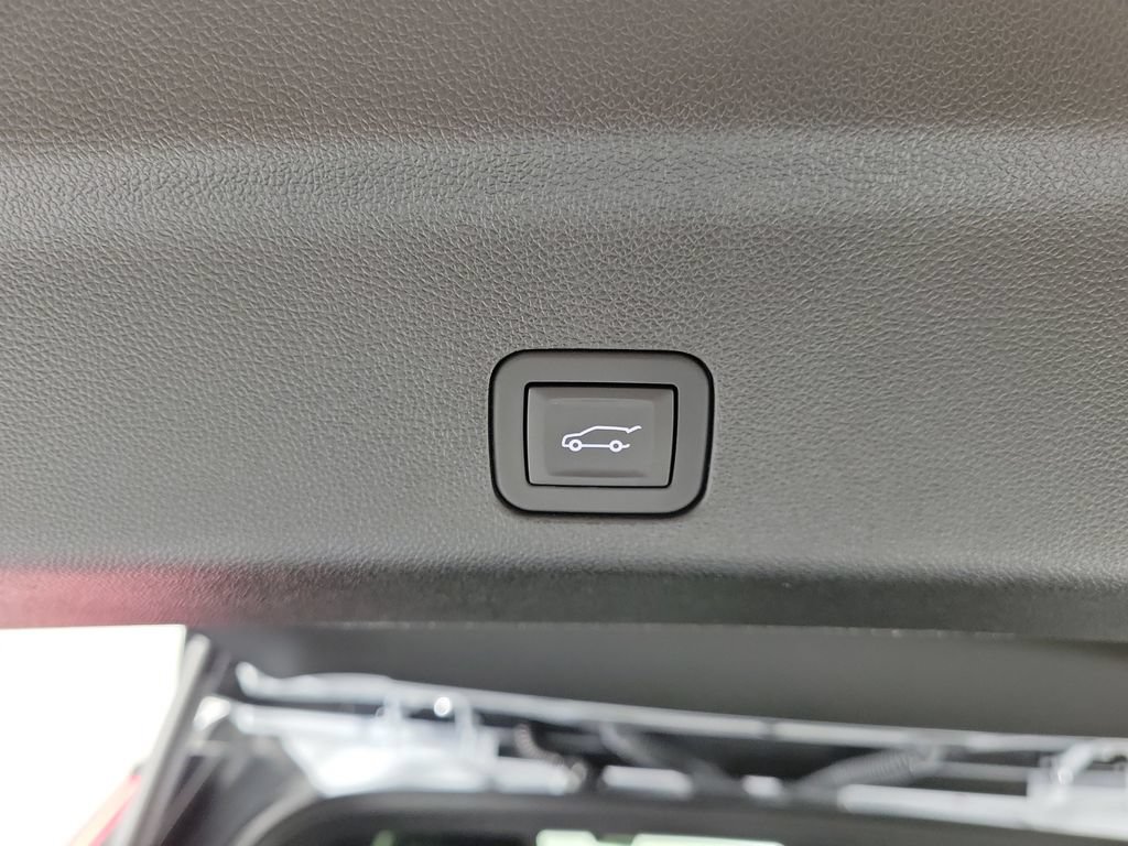 Certified 2026 Cadillac Escalade ESV Platinum Sport AWD/4WD image 8