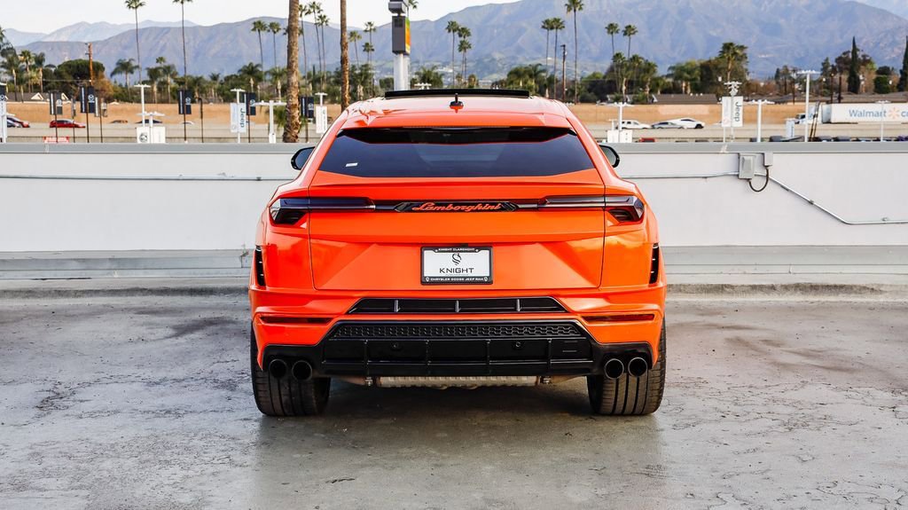 Used 2023 Lamborghini Urus S image 8