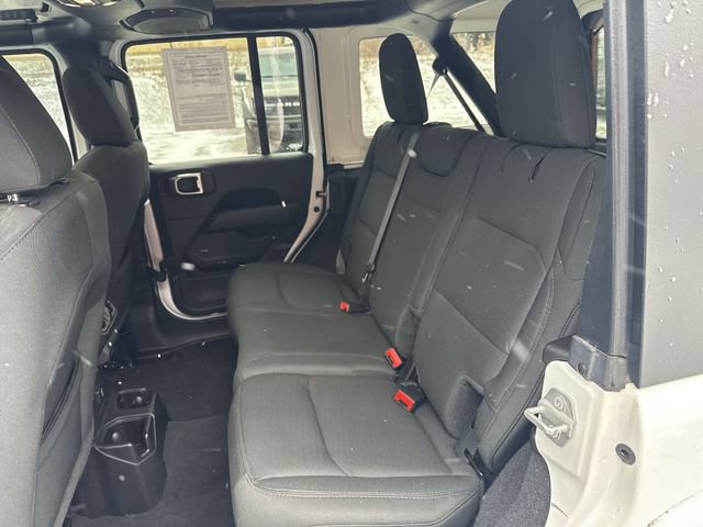 Used 2021 Jeep Wrangler Unlimited Sahara AWD/4WD image 24