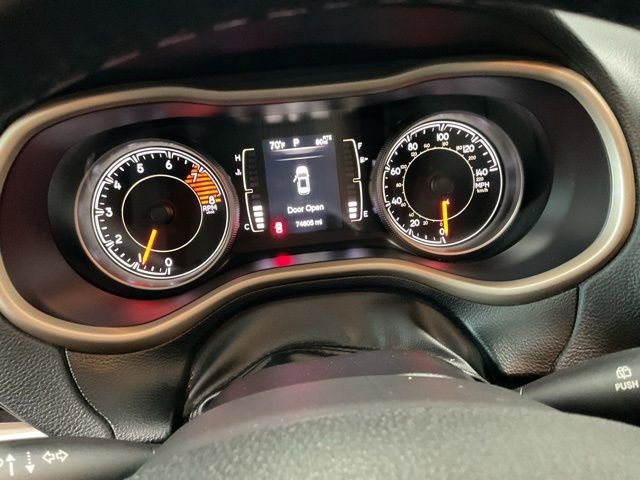 Used 2018 Jeep Cherokee Latitude w/ Cold Weather Group AWD/4WD image 14