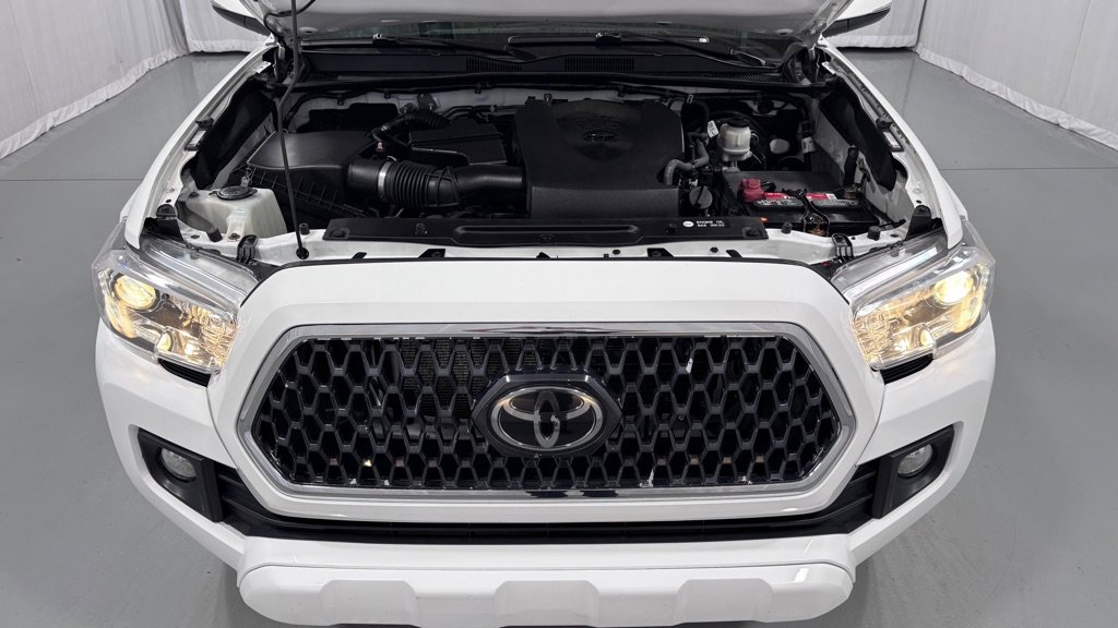 Used 2019 Toyota Tacoma TRD Sport AWD/4WD image 29