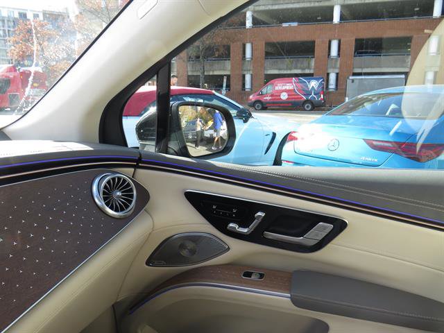 Certified 2023 Mercedes-Benz EQS 450+ 4MATIC SUV image 17