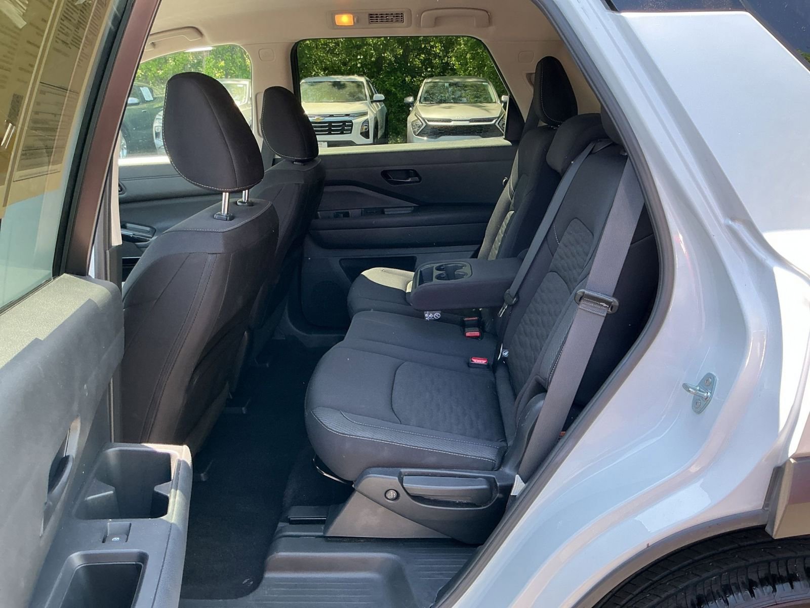Used 2025 Nissan Pathfinder SV AWD/4WD image 22
