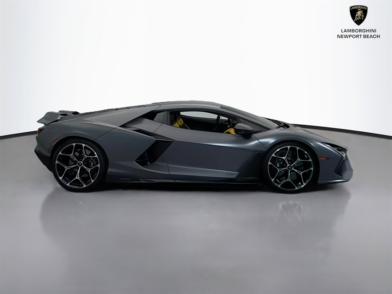 Used 2025 Lamborghini Revuelto AWD/4WD image 8