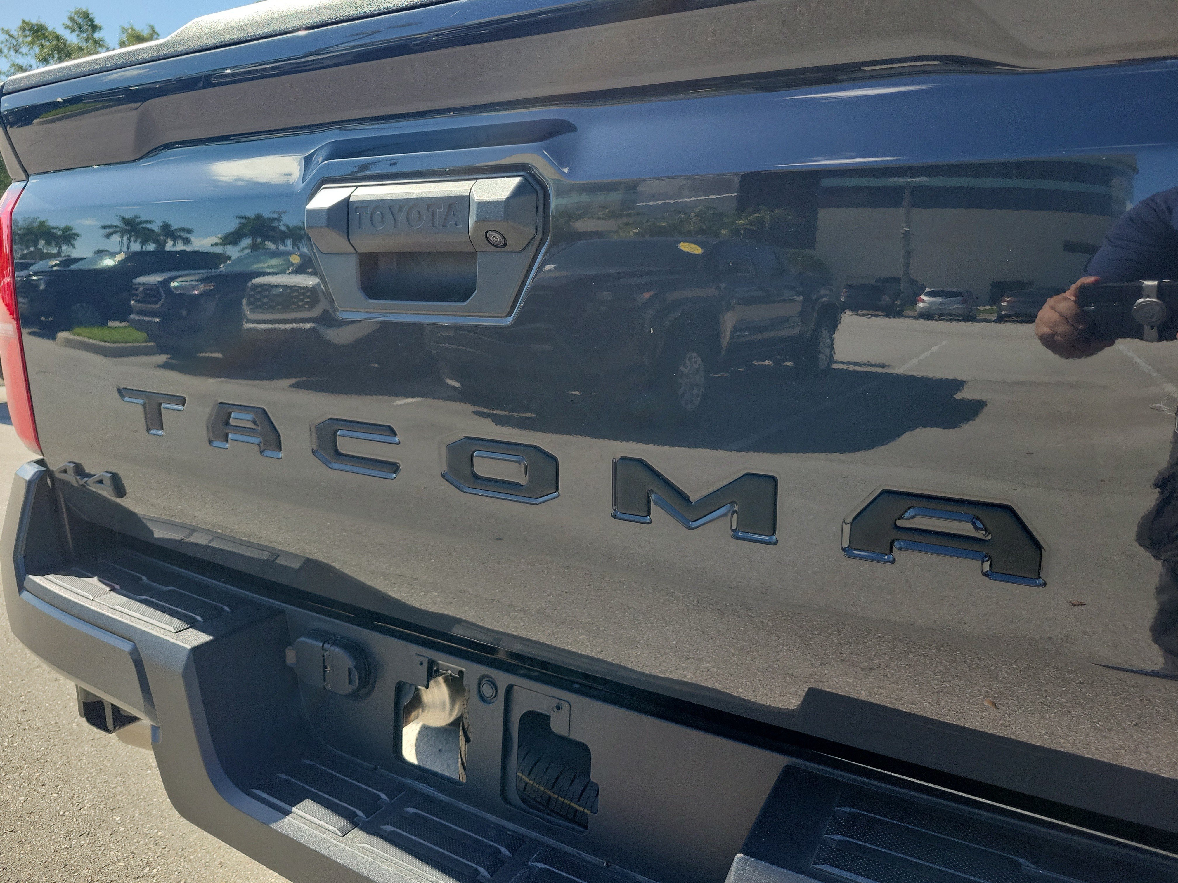 Certified 2026 Toyota Tacoma SR5 AWD/4WD image 10