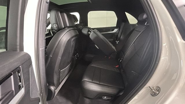 Used 2024 Porsche Cayenne AWD/4WD image 26
