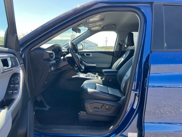 Used 2022 Ford Explorer XLT w/ Equipment Group 202A AWD/4WD image 9