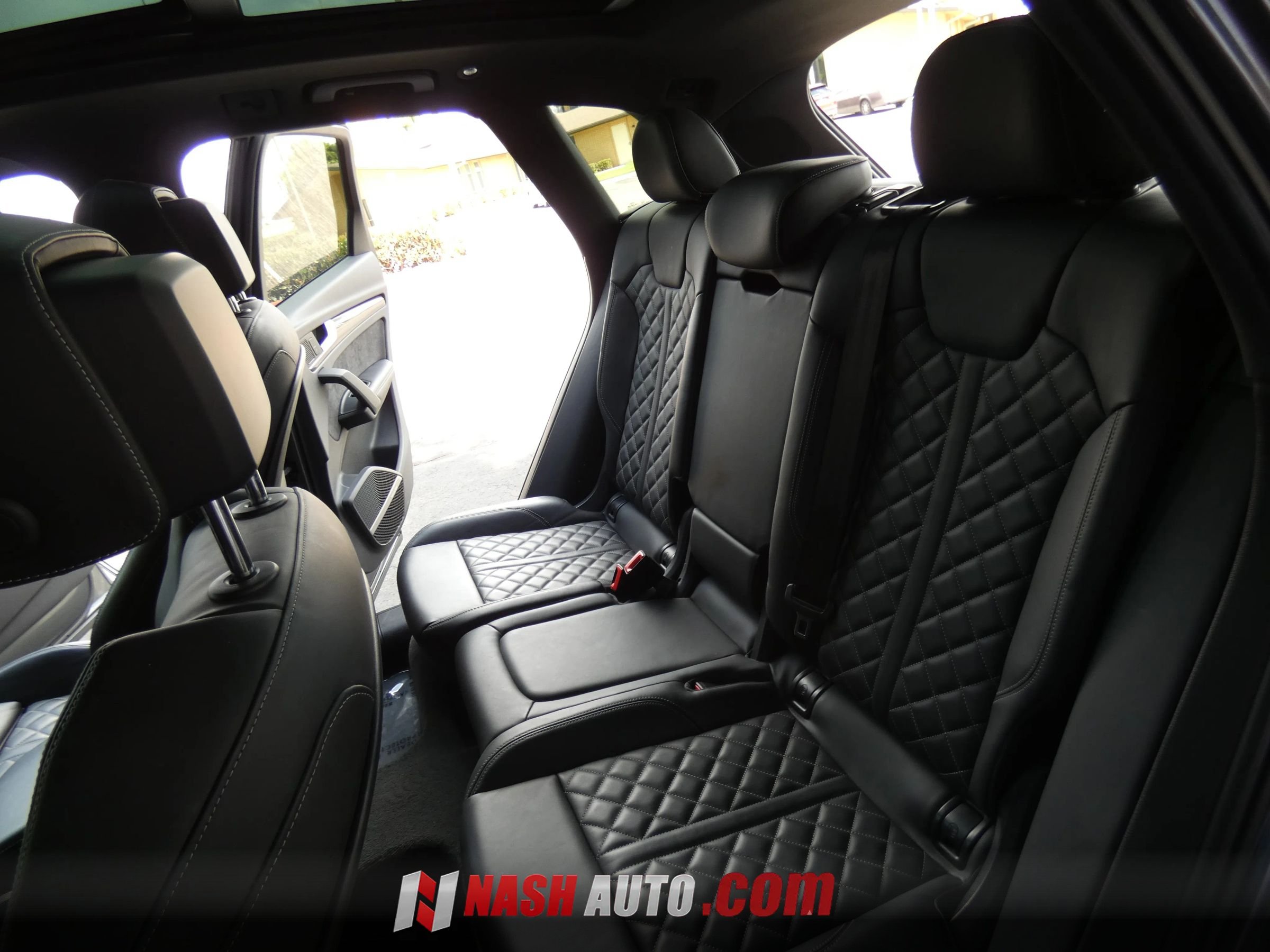 Used 2018 Audi SQ5 Premium Plus w/ S Sport Package AWD/4WD image 43