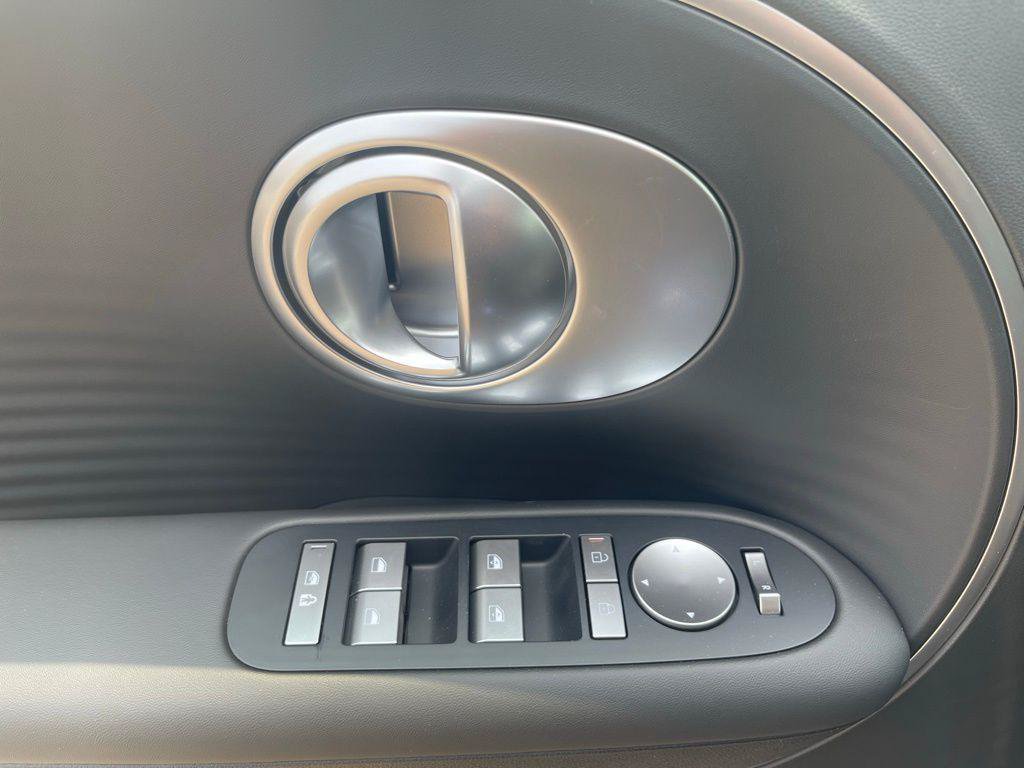 New 2026 Hyundai Ioniq 9 SE AWD/4WD image 17