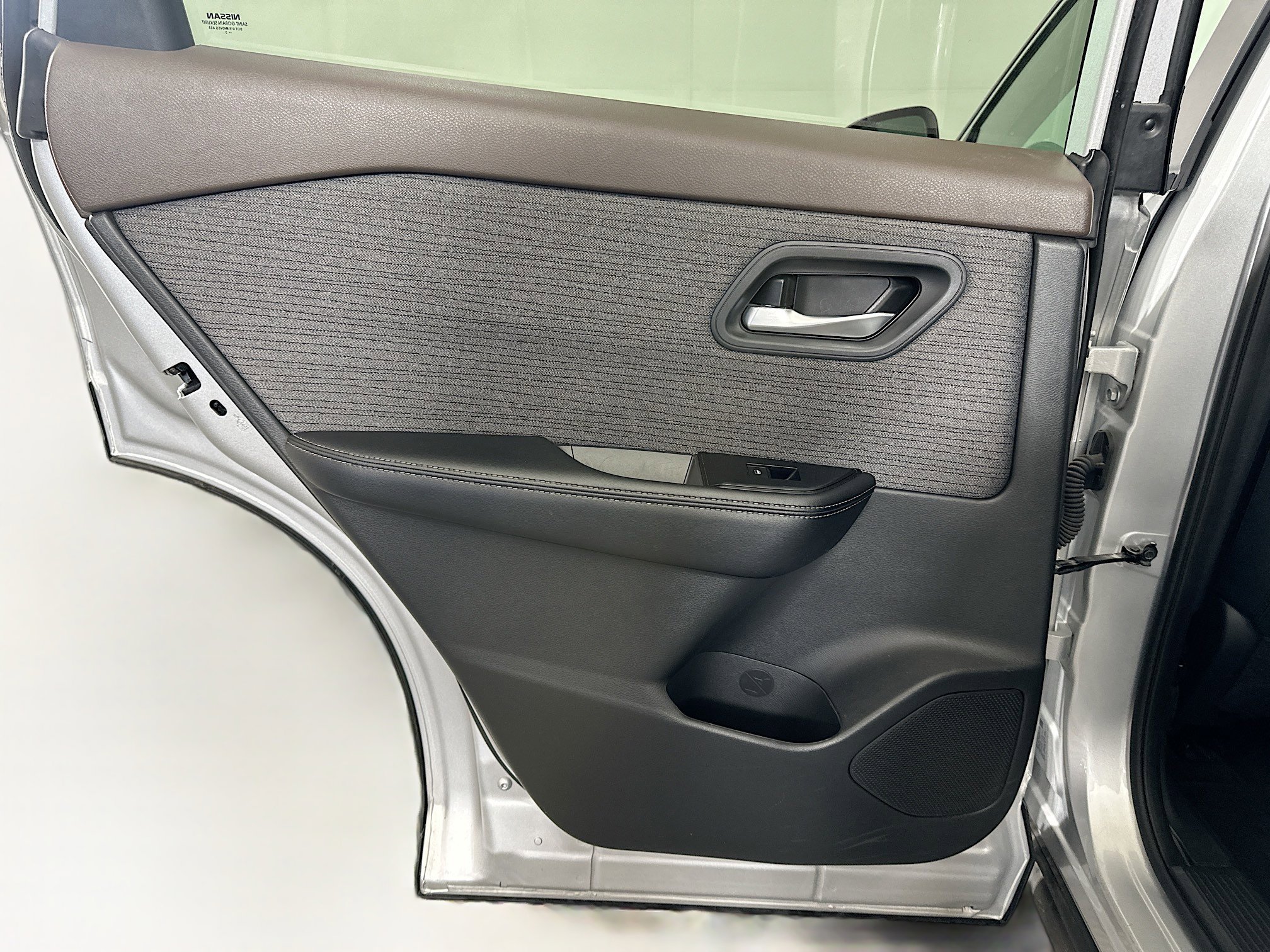 Used 2023 Nissan Rogue SV image 26