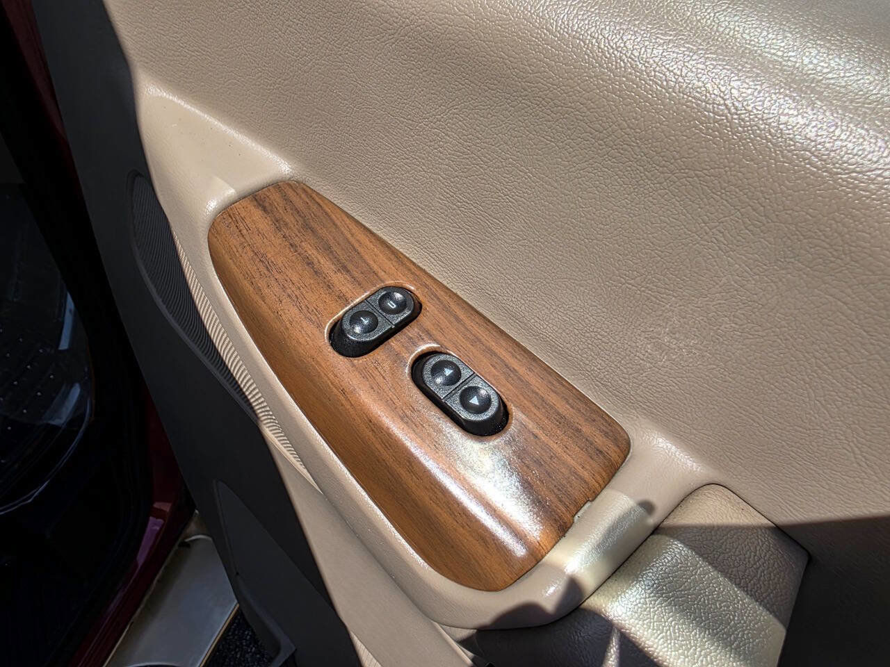 Used 2002 Ford E-150 and Econoline 150 image 29