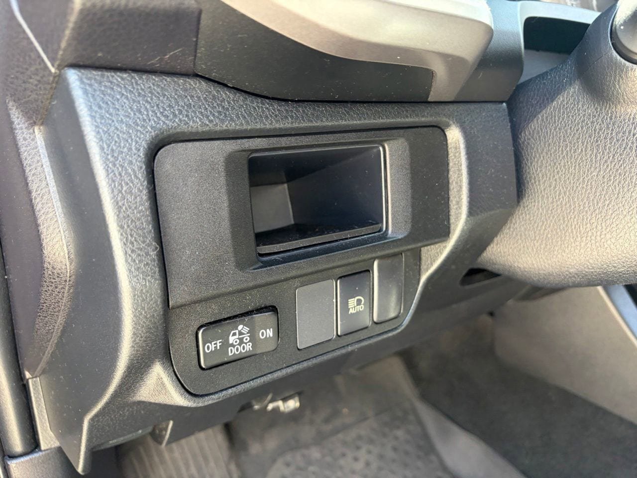Used 2019 Toyota Tacoma SR5 RWD image 7