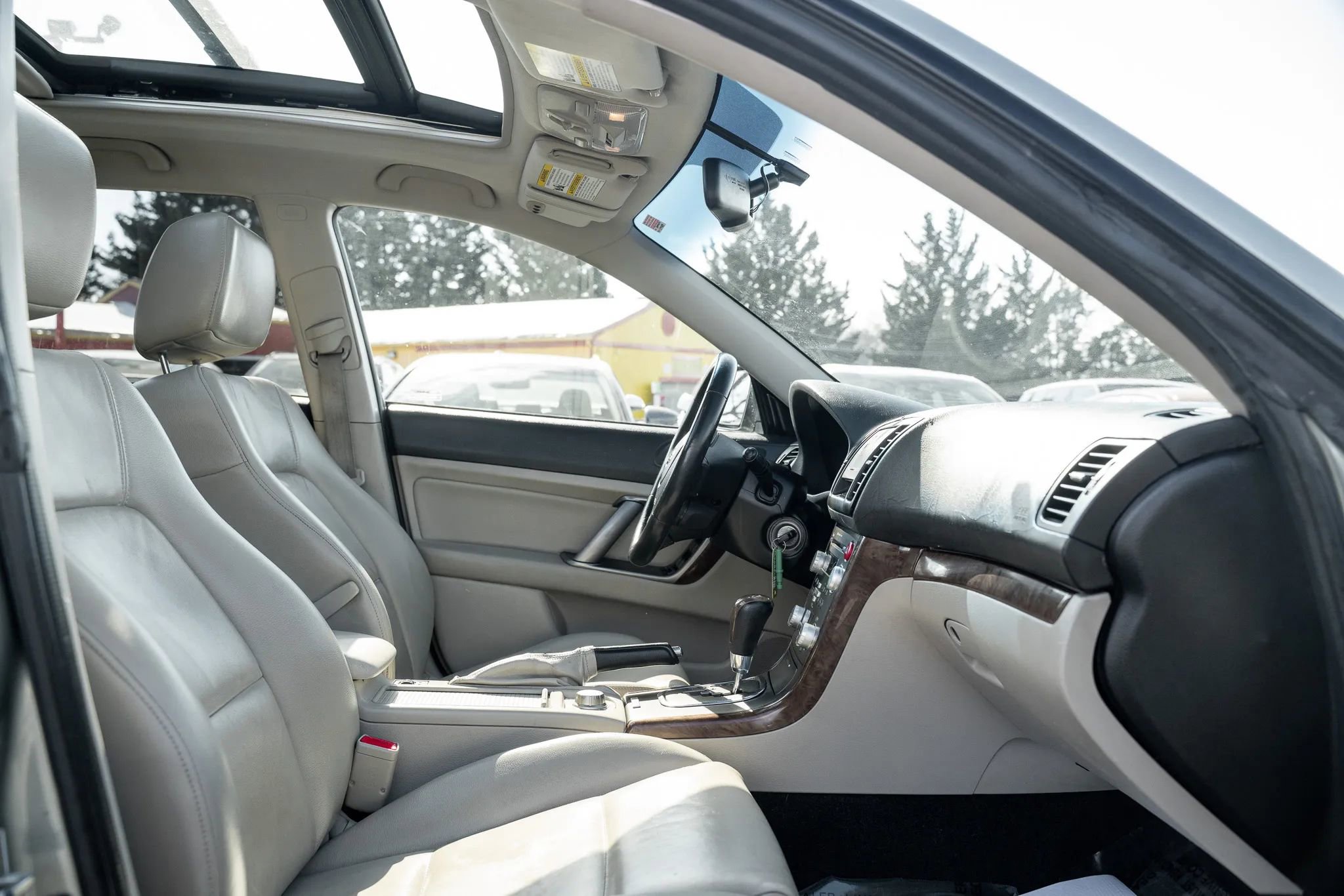 Used 2009 Subaru Outback 3.0R Limited image 11