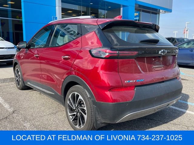 Used 2023 Chevrolet Bolt EUV Premier w/ Sun & Sound Package FWD image 2