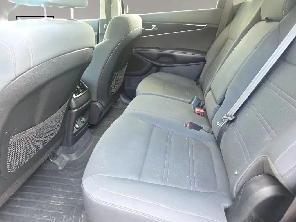 Used 2020 Kia Sorento S AWD/4WD image 10