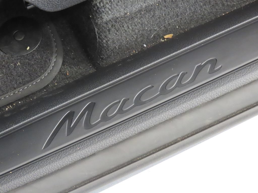 Certified 2026 Porsche Macan AWD/4WD image 42