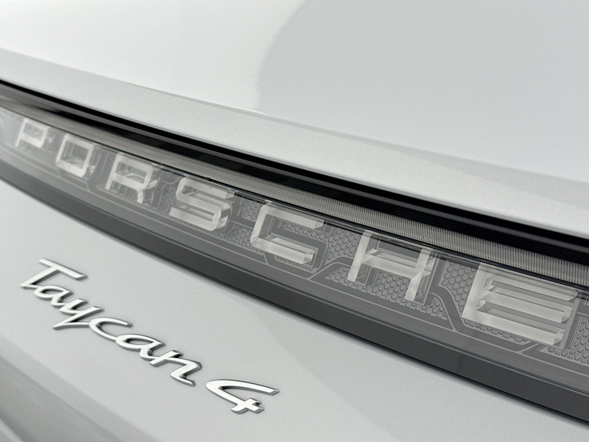 Certified 2026 Porsche Taycan AWD/4WD image 25