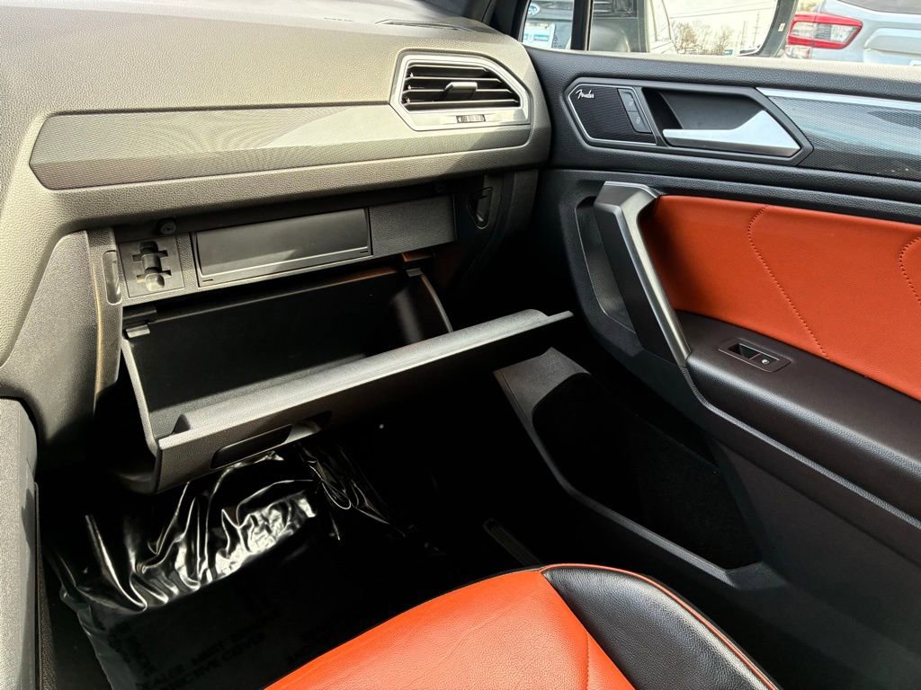 Used 2021 Volkswagen Tiguan SEL Premium R-Line image 37