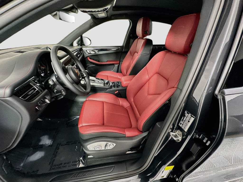 New 2026 Porsche Macan AWD/4WD image 5