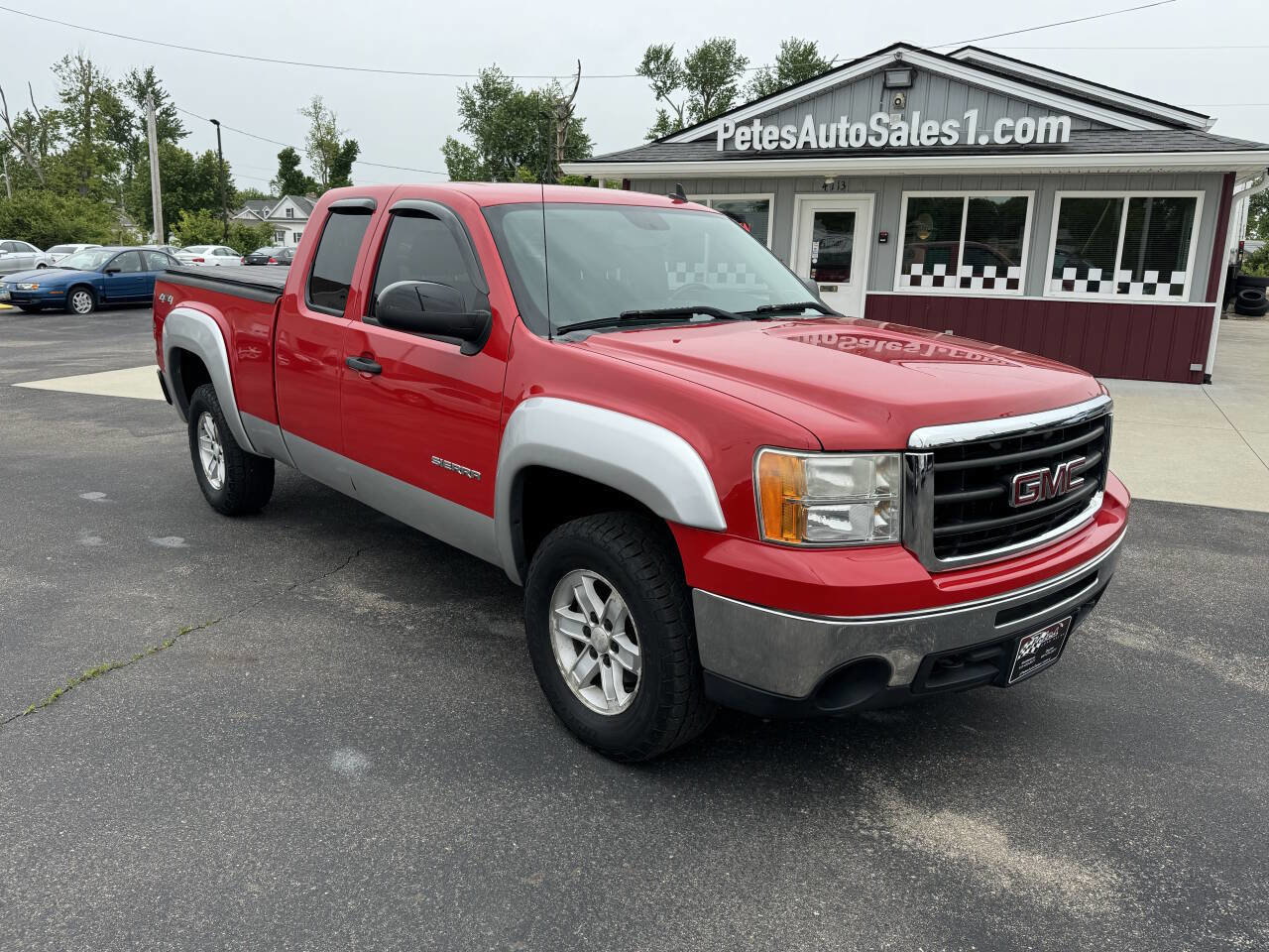 Used 2010 GMC Sierra 1500 SLE w/ Power Pack Plus AWD/4WD image 2