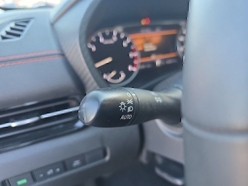 Used 2025 Nissan Sentra SR FWD image 14