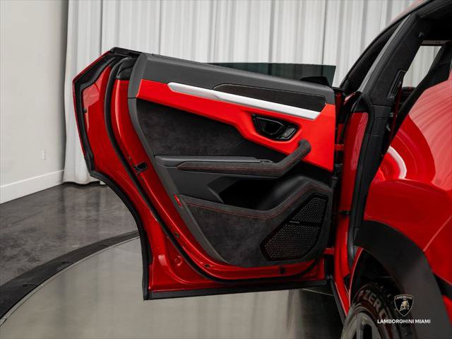 Used 2024 Lamborghini Urus S AWD/4WD image 46