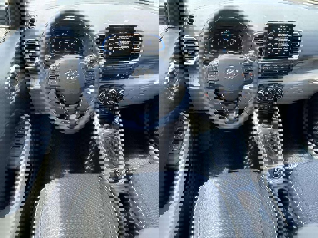 New 2025 Hyundai Venue Limited image 11