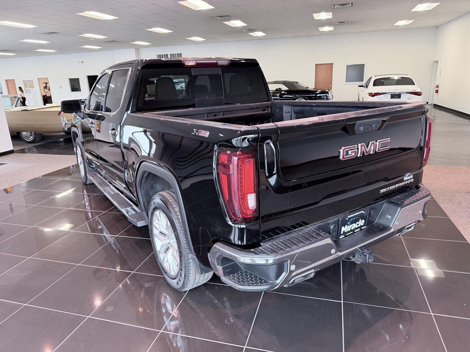 Used 2021 GMC Sierra 1500 SLT w/ SLT Premium Plus Package AWD/4WD image 5